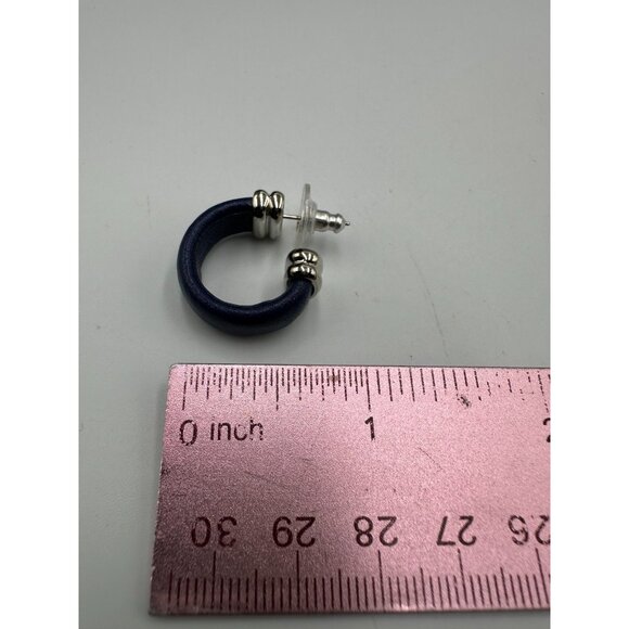 Joan Rivers Hoop Earrings Silver Tone Blue Leather Post Chunky Pierced 0.50" - Picture 6 of 7